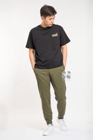V Posted Hitam T-Shirt
