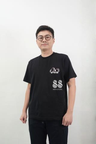 V Hitam Scuttle T-Shirt